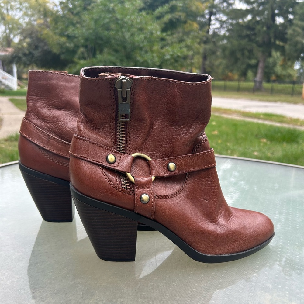 Bandolino Hazelnut Brown Leather Ankle Booties with Gold Details